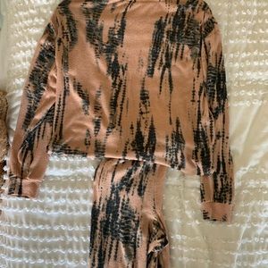 Fornia size small super soft jogger set with pink design